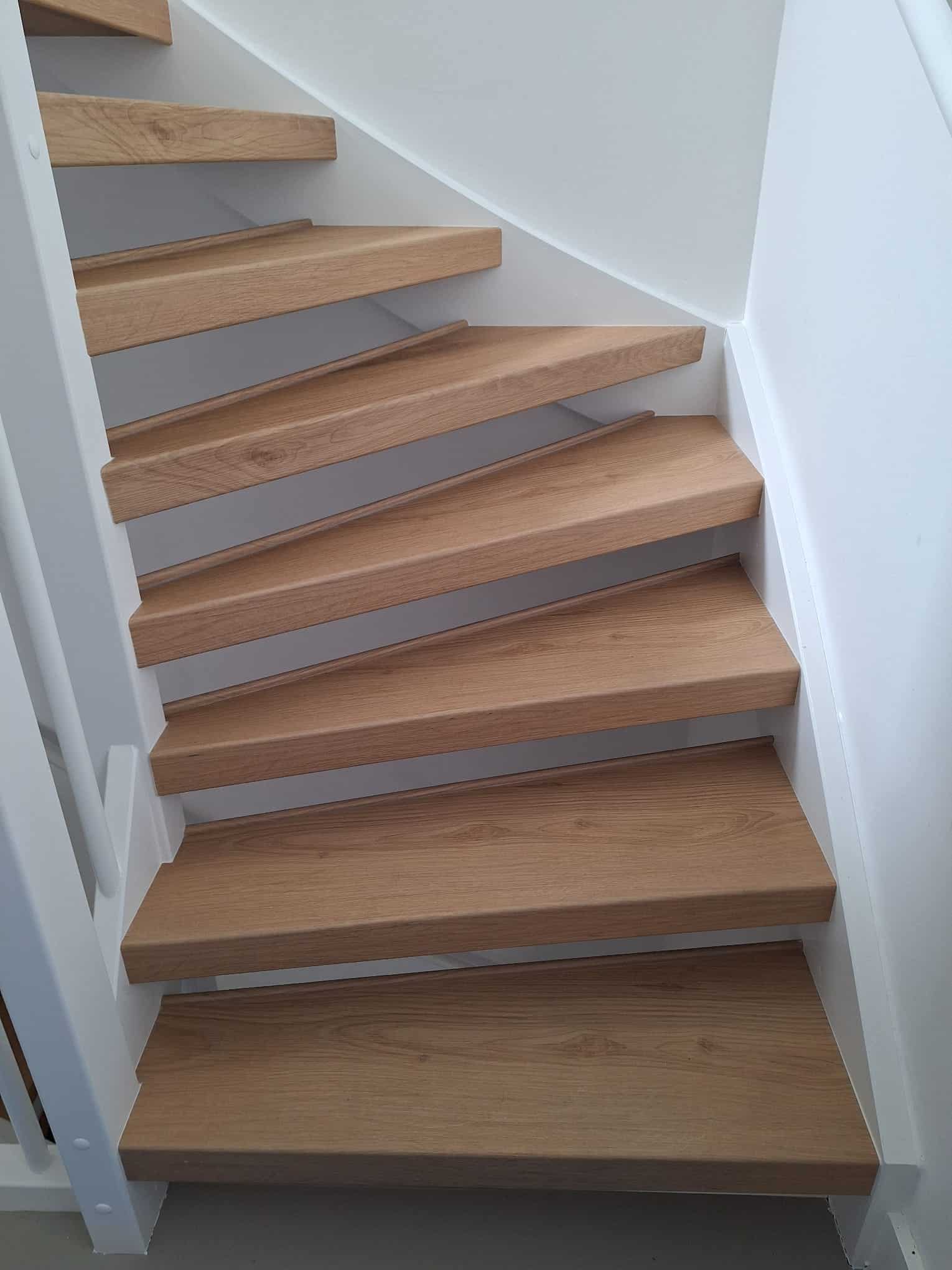 Gerenoveerde trap in een woning